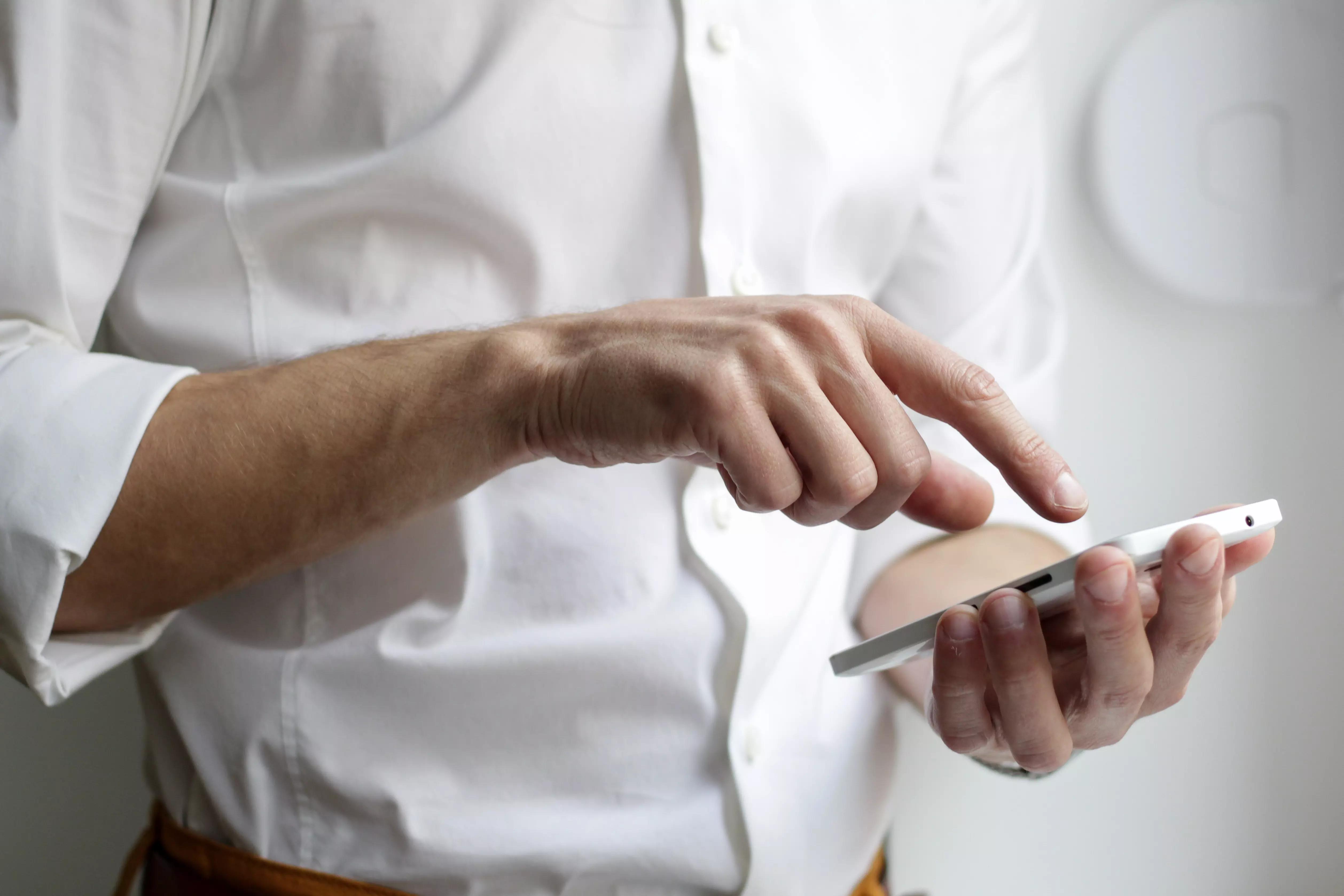 Use as novas tecnologias para estar sempre em contato com seus alunos.