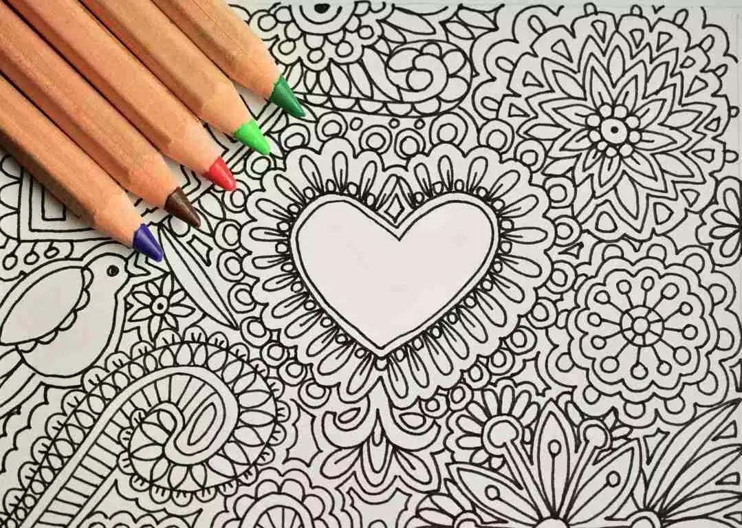 Cor, lápis, papel e criatividade são o suficiente