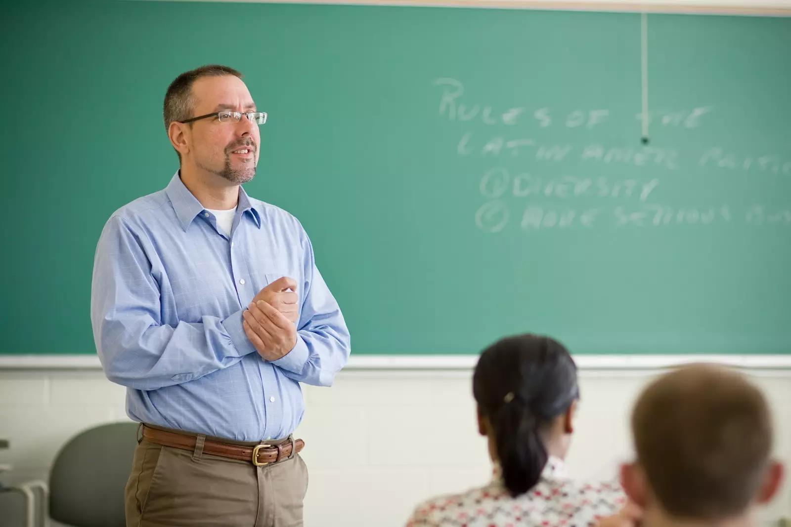 um professor competente sabe transmitir conhecimento com empatia