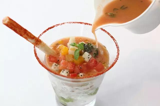 Contamos a historia da gastronomia da França desde a Idade Média.