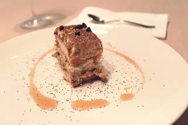 Apenas no século XIX a cozinha francesa teve suas tarefas divididas entre vários cozinheiros.