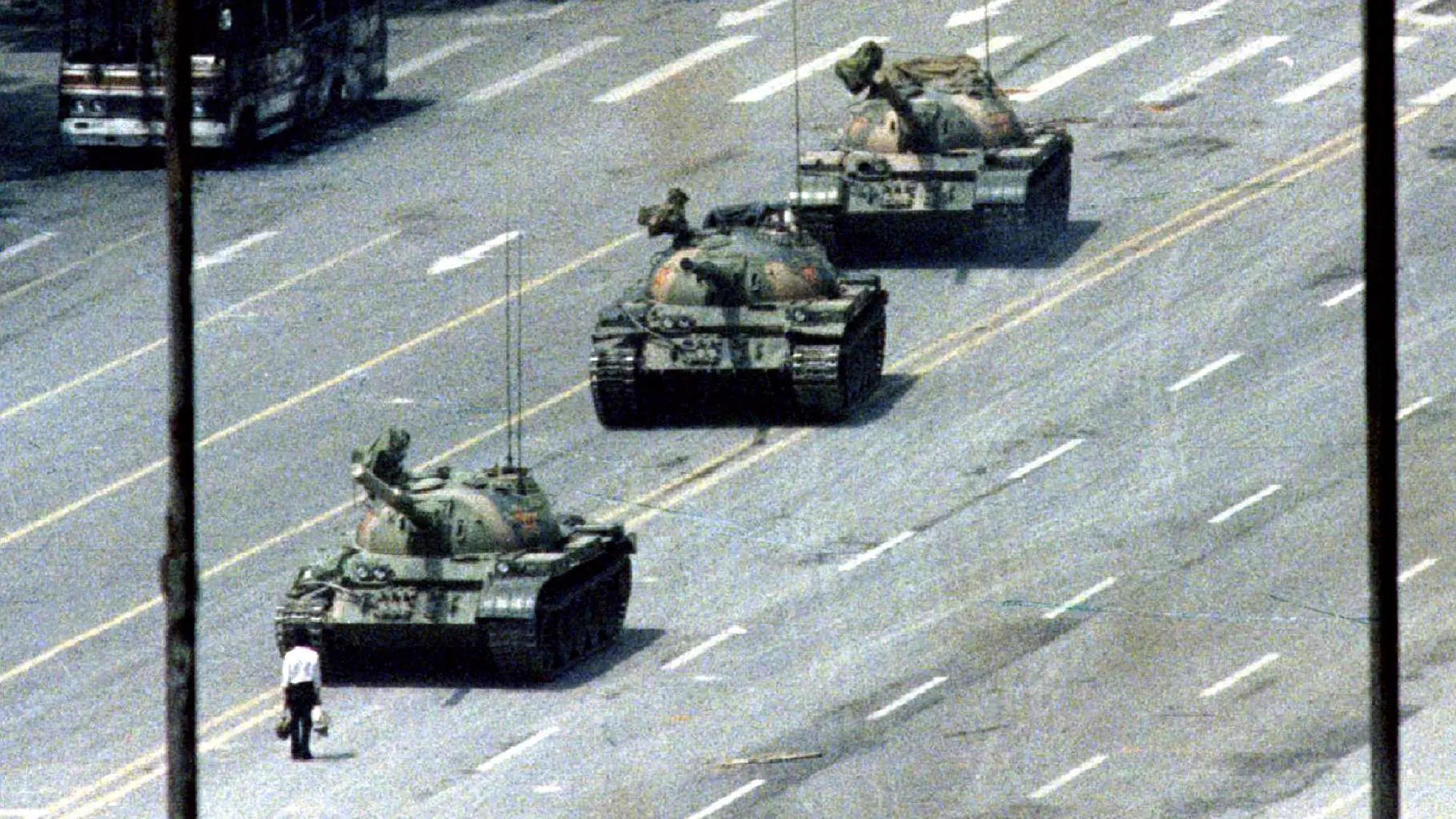 "O homem da Praça Tiananmen" é uma das imagens que marcaram o século XX.