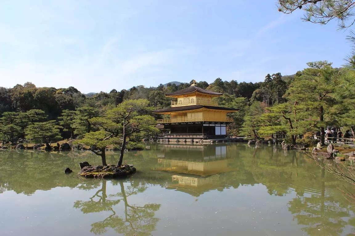 Não abrace e beijo ninguém no Japão que não conheça bem