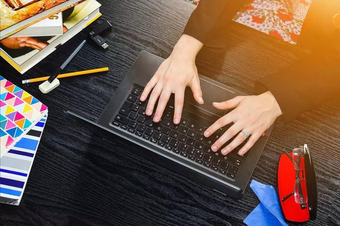 Aprenda em casa através dos computadores