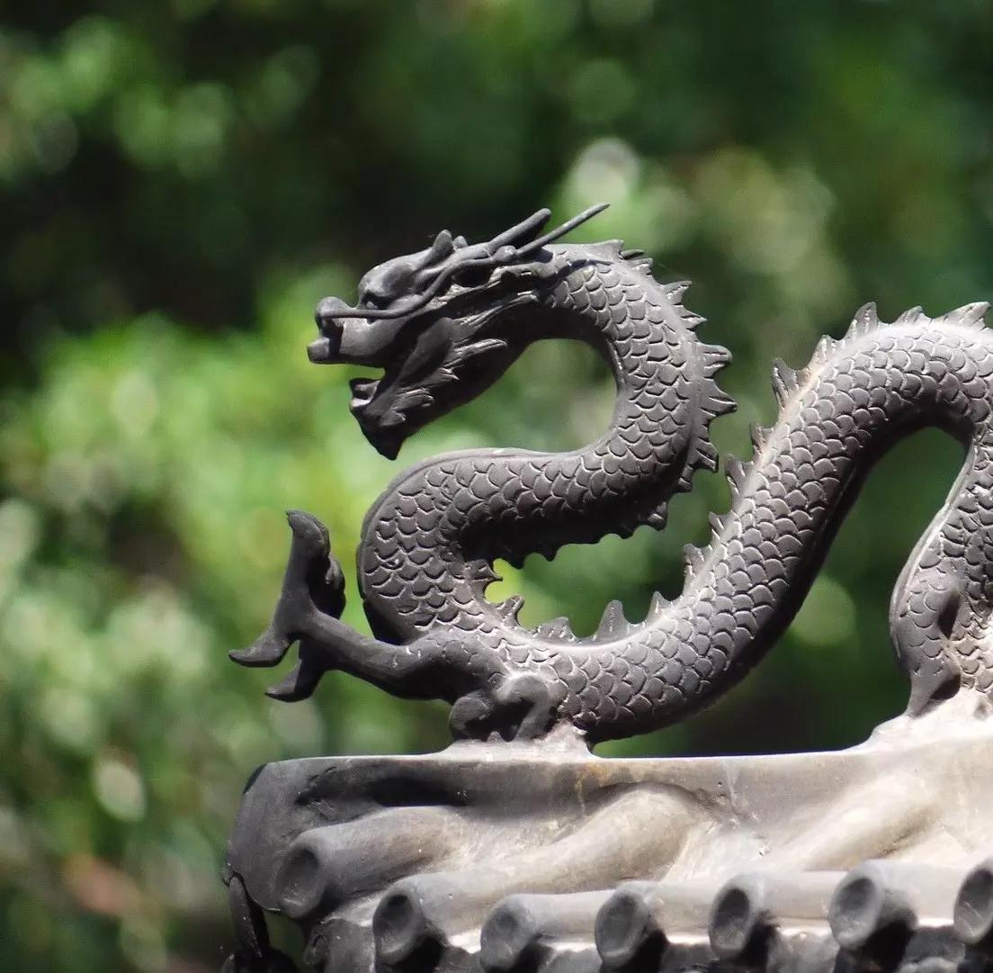 Estátua de um dragão chinês