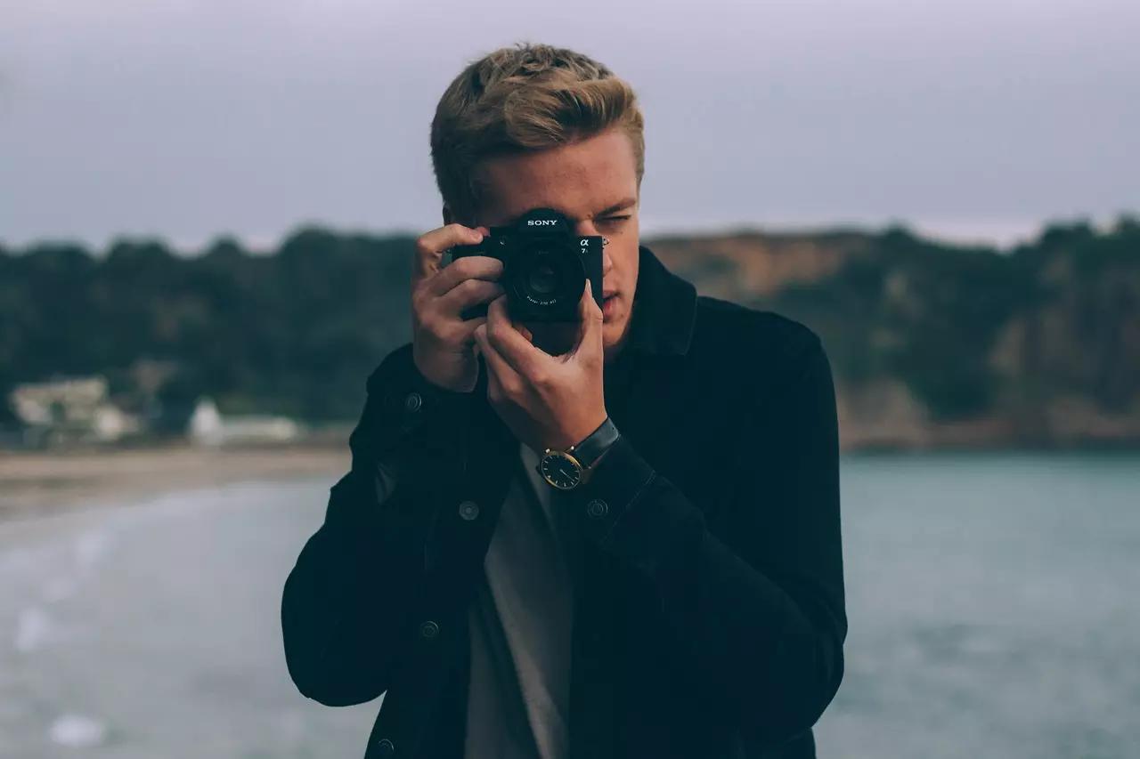 Onde encontrar um fotógrafo profissional e aprender a fotografar?