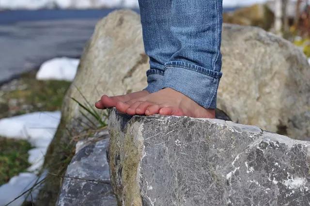 O estudo personalizado ao seu jeans pode ser dado durante a costura ou após a peça pronta.