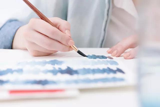 Um pintor de mão cheia domina praticamente todas as técnicas de pintura!