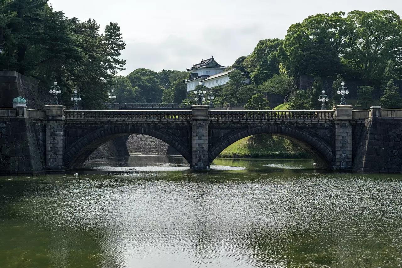 Quais monumentos são inevitáveis no Japão?