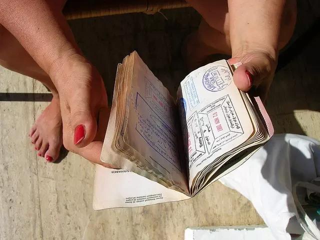 É burocrático, mas não é difícil...