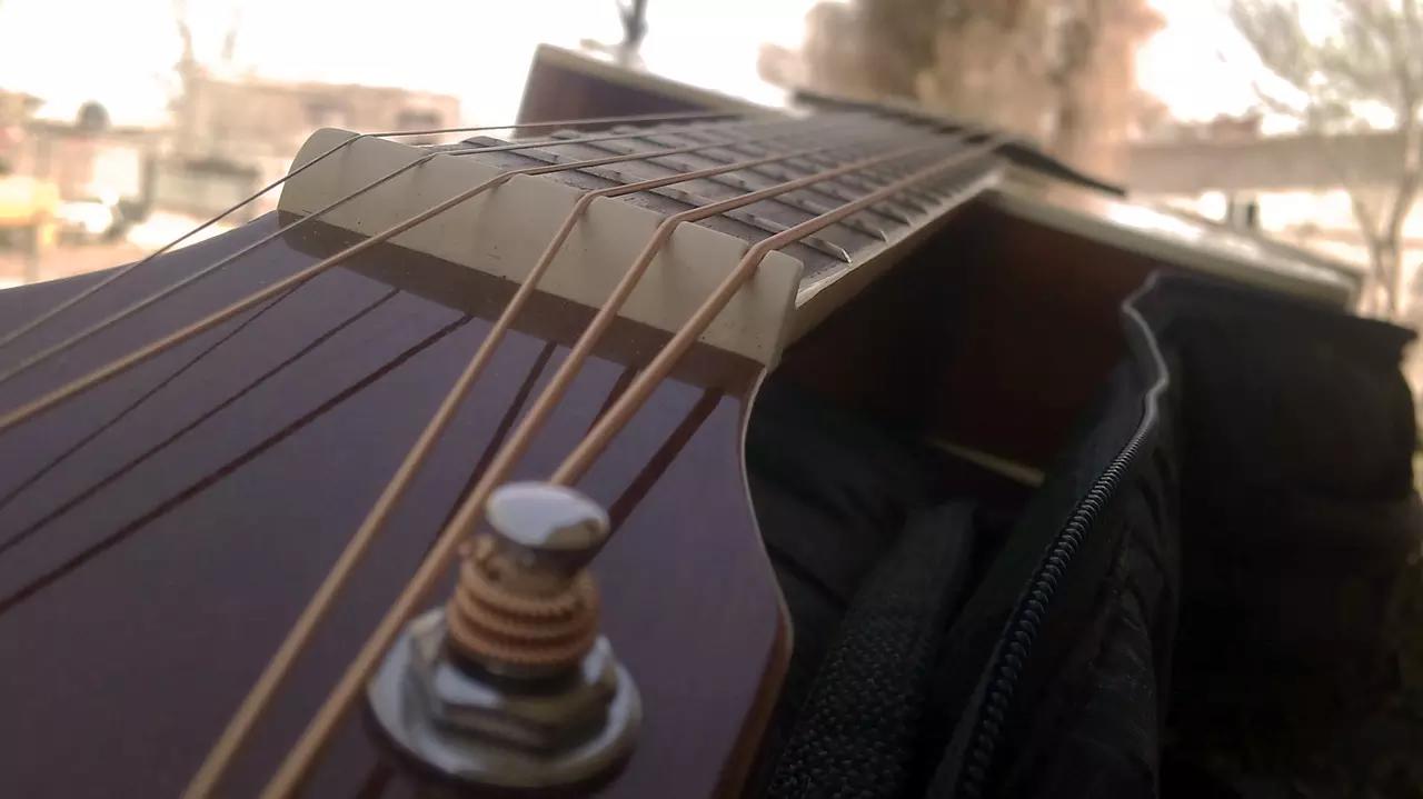 Por que não substituir uma única corda?