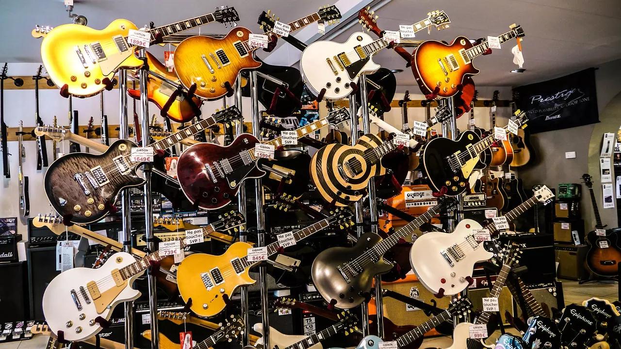 Como comprar um violão usado?