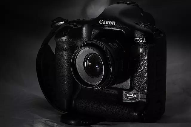 A Canon está presente na vida dos fotógrafos praticamente desde que o mundo é mundo!