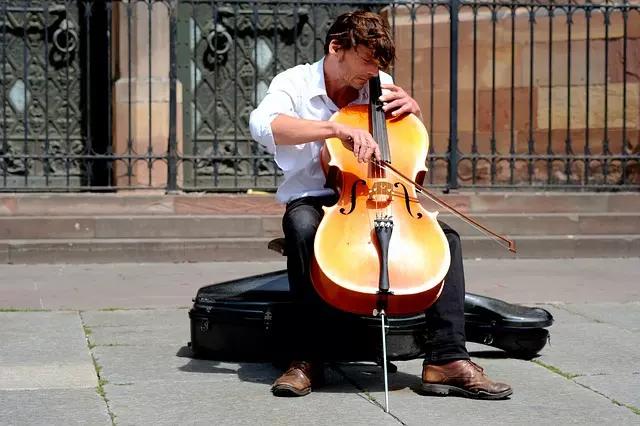 O artista e seu violino