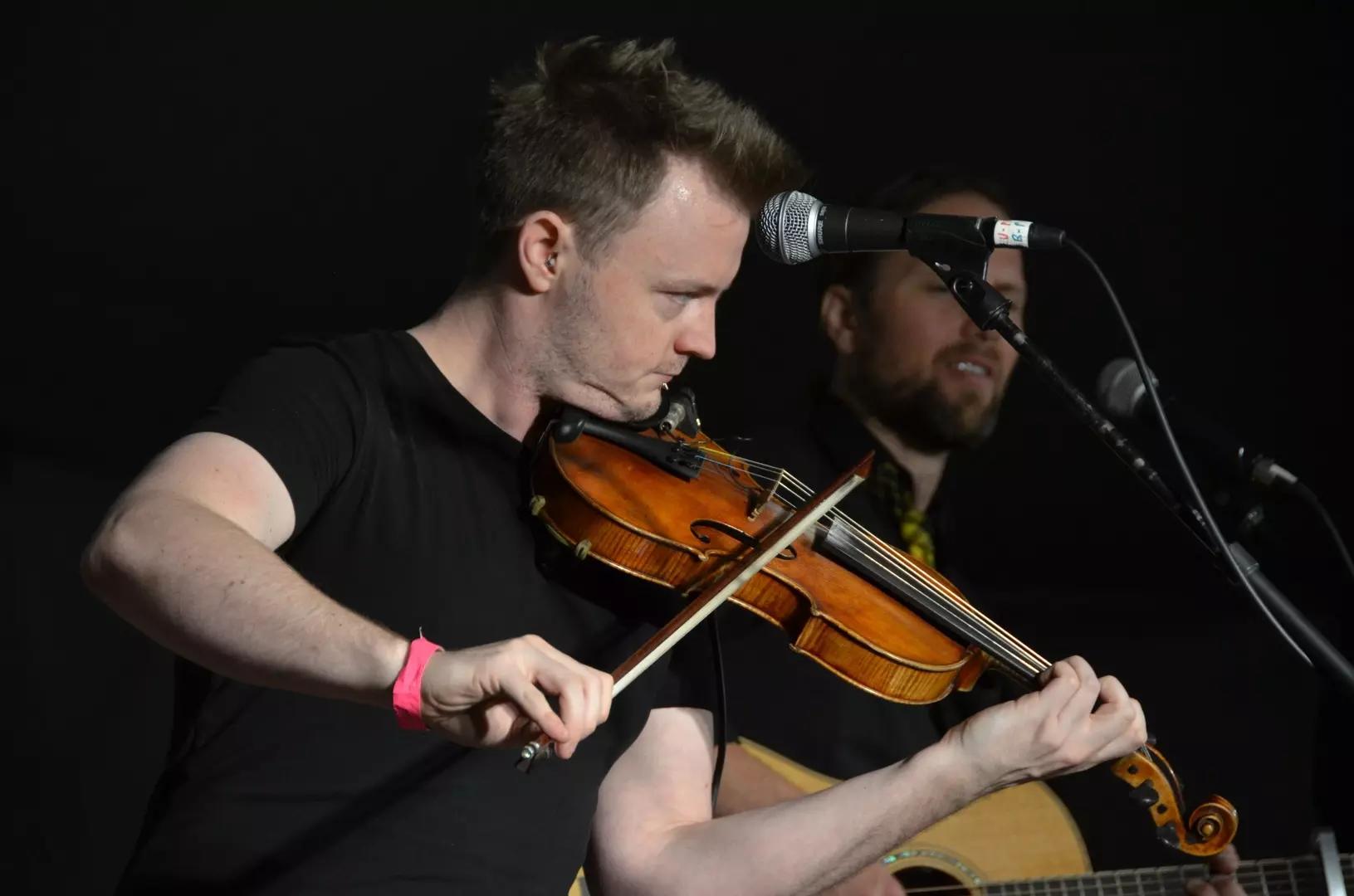 Nem só de música clássica vivem os violinistas