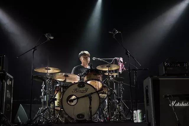 Banda com baterista