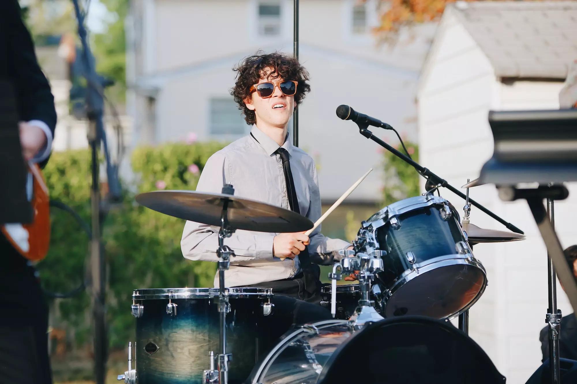 formação para ser baterista em um escola de música