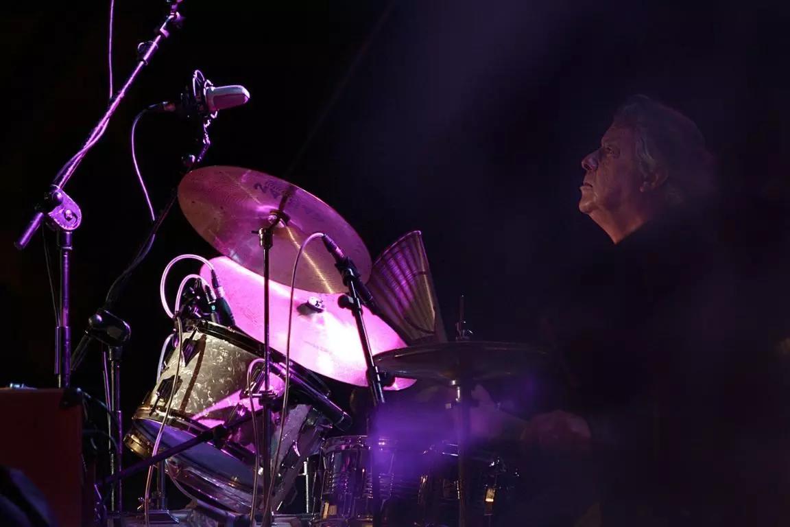 Faça aulas de percussão para iniciantes