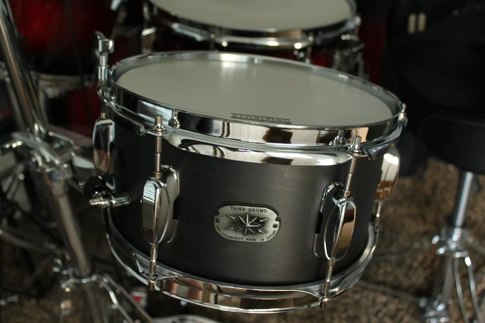 Como montar uma bateria compacta?