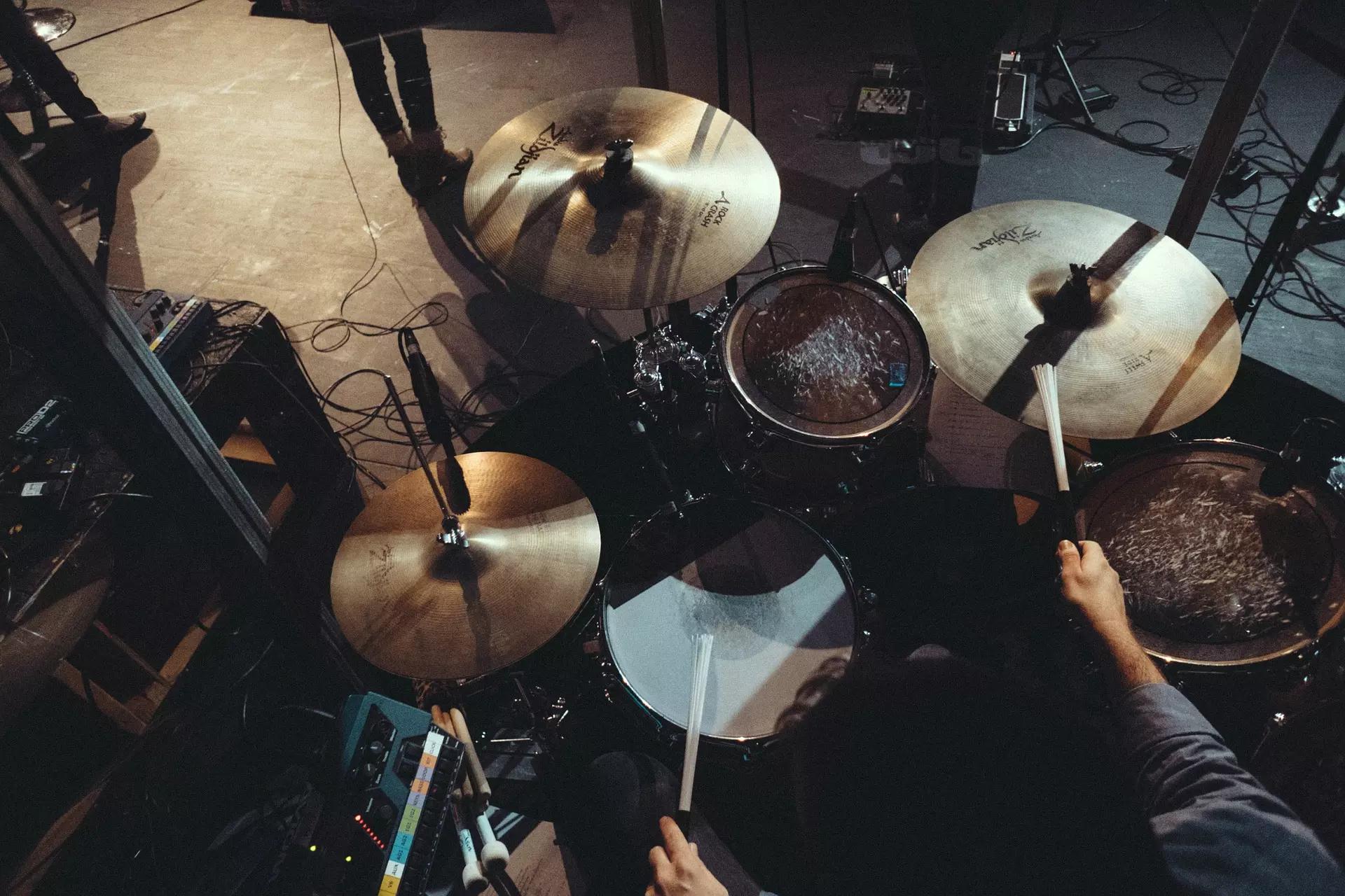 Aula de música e bateria