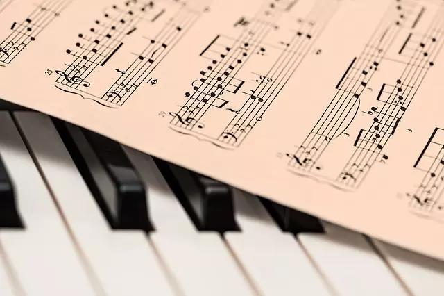 Estudos com música