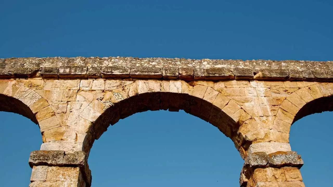 Faça aulas da língua de Roma Antga