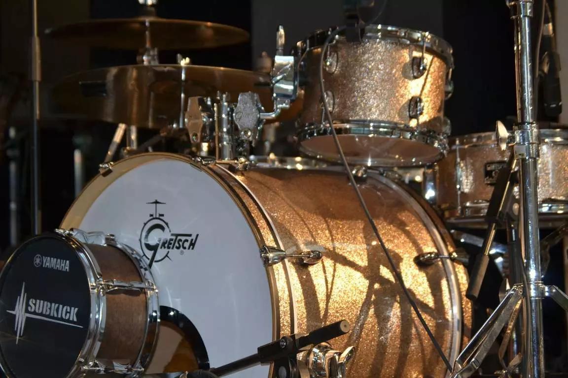 Encontre um professor baterista