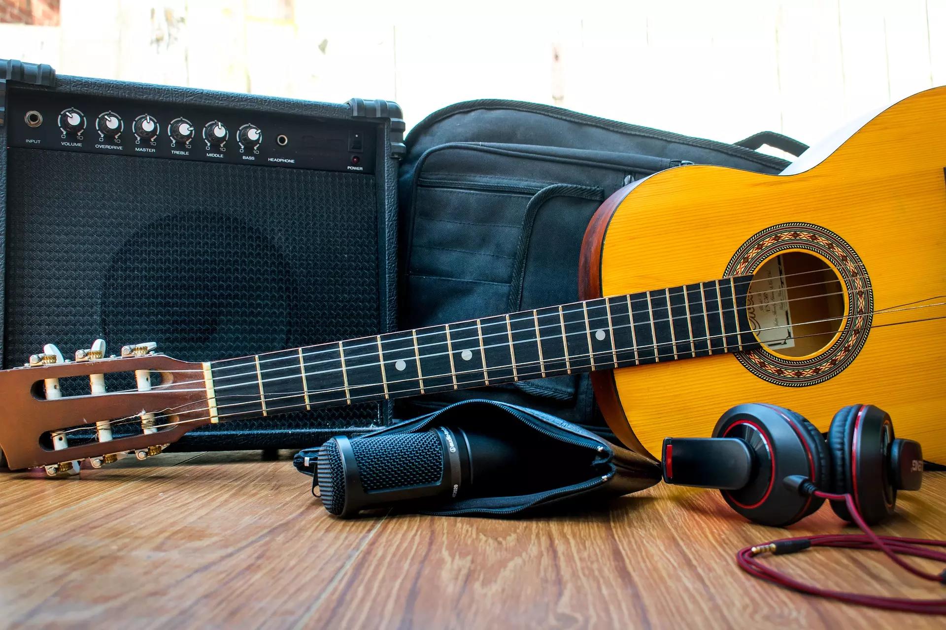 QUanto custa uma aula de guitarra?