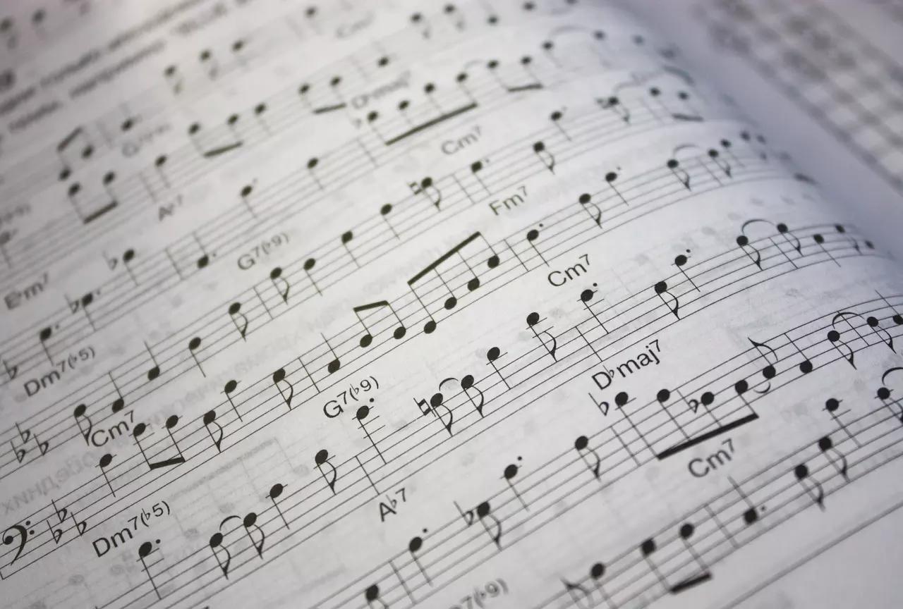 Como encontrar partituras gratuitas de guitarra?