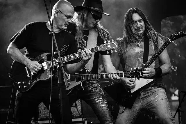 Já pensou em virar um guitarrista profissional?