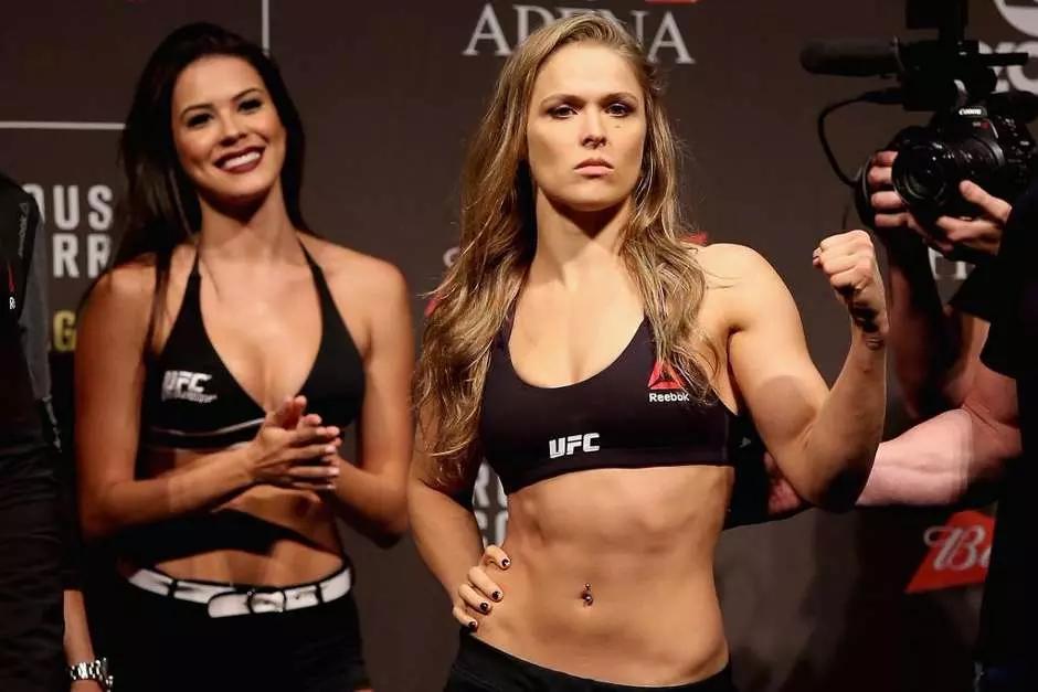 Mulheres que praticam MMA