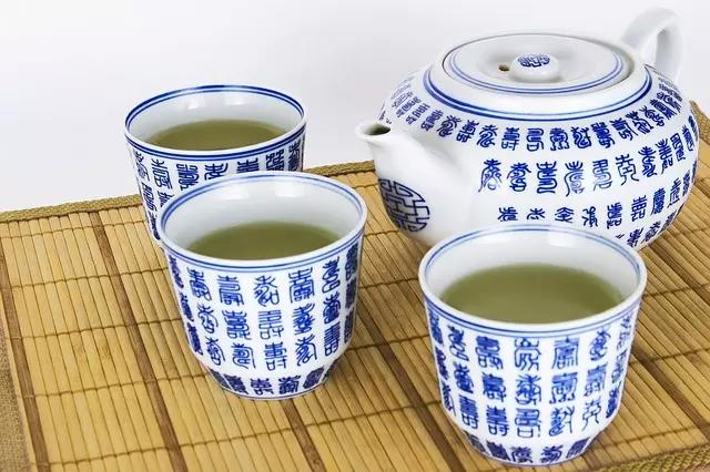 O chá é a bebida nacional chinesa.