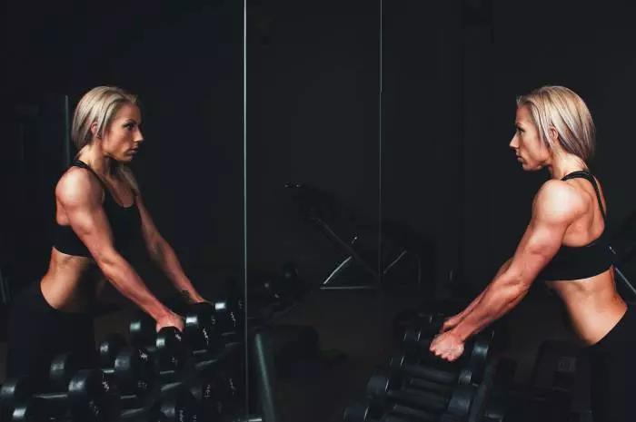 Quanto custa o professor musculoso de uma mulher?