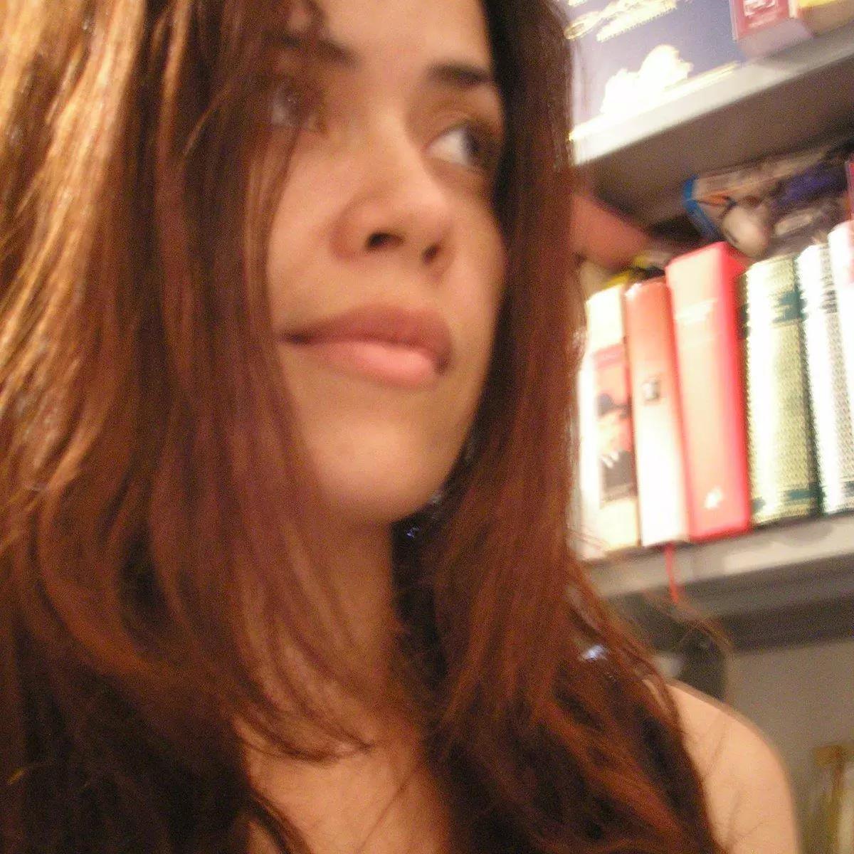 foto para perfil da redatora myla para sp