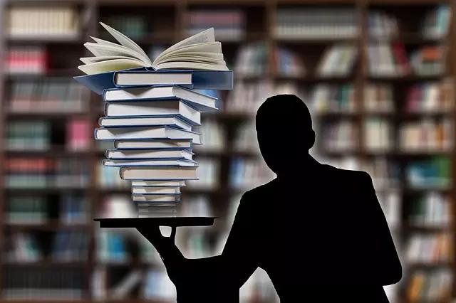 Cada curso por acabar tendo um preço diferente.