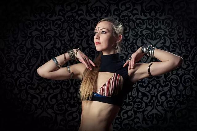 Quer ter uma barriga tanquinho? Então pratique dança.