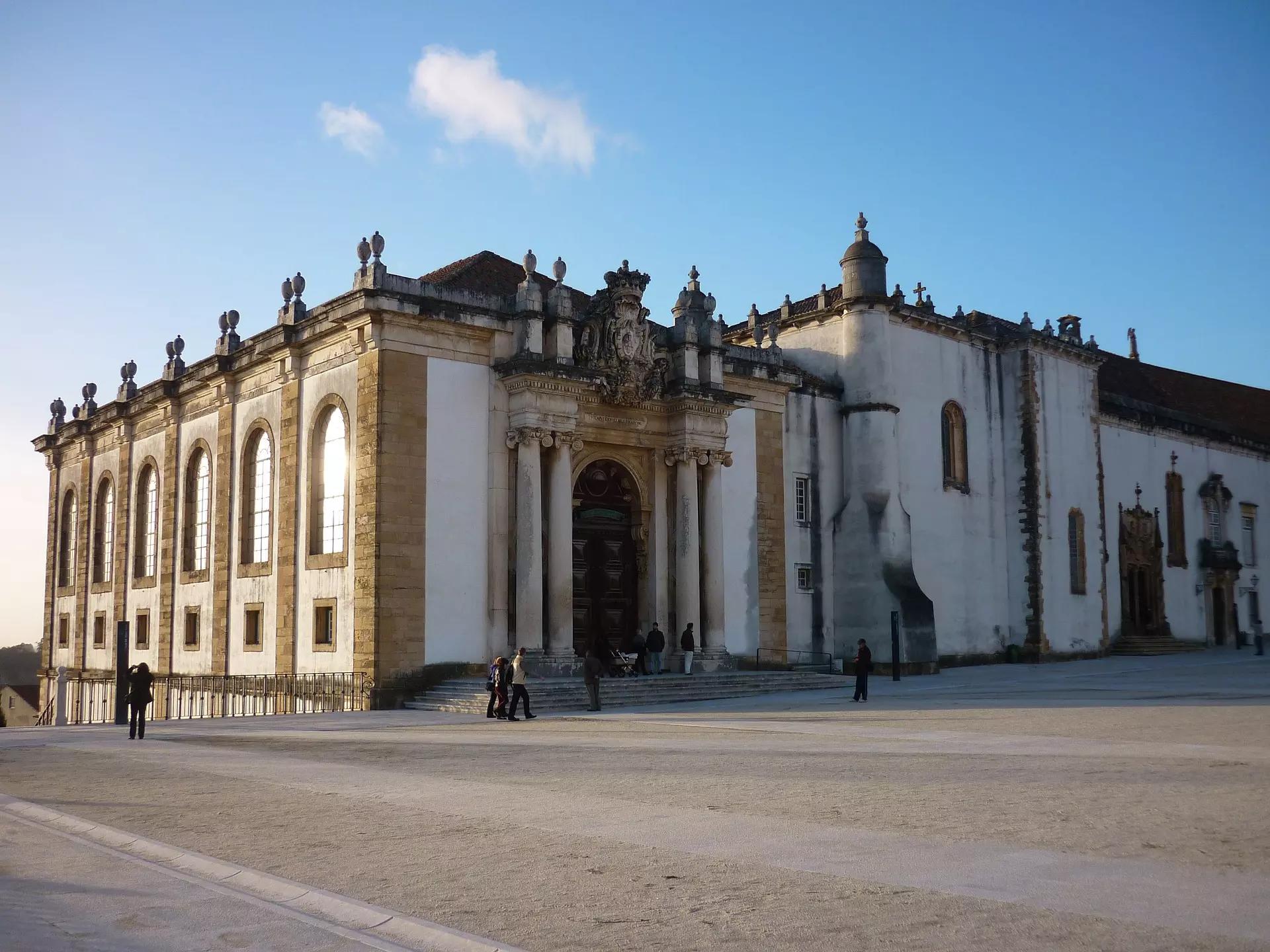 Foto da Universidade de Coimbra em Portugal.