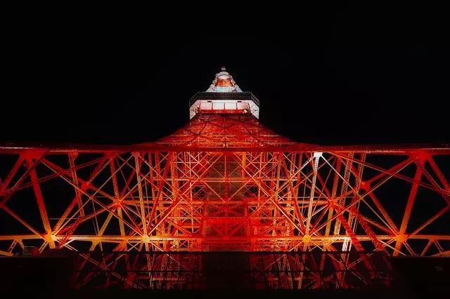 Uma torre diferente