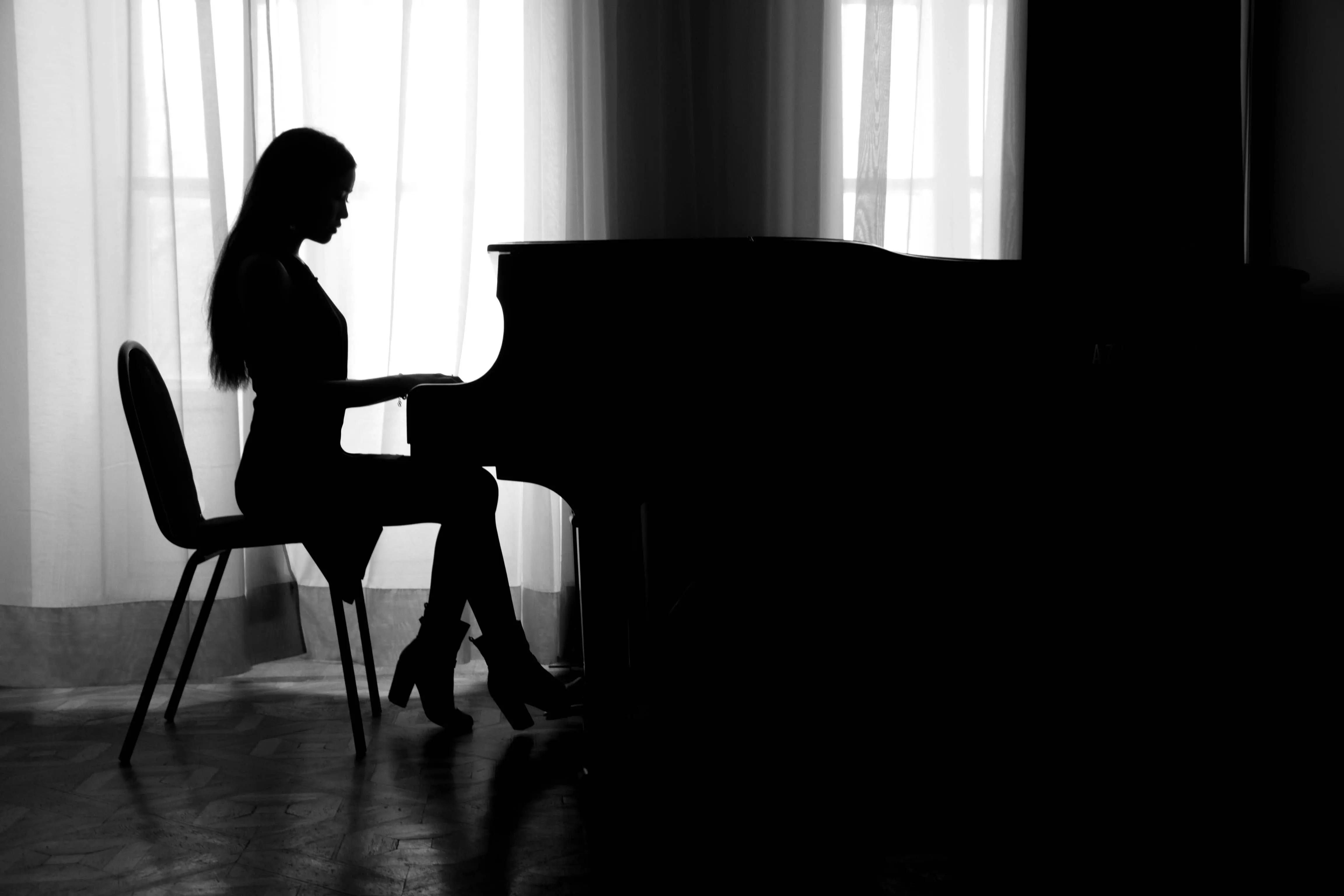 Qual a diferença entre piano e teclado?