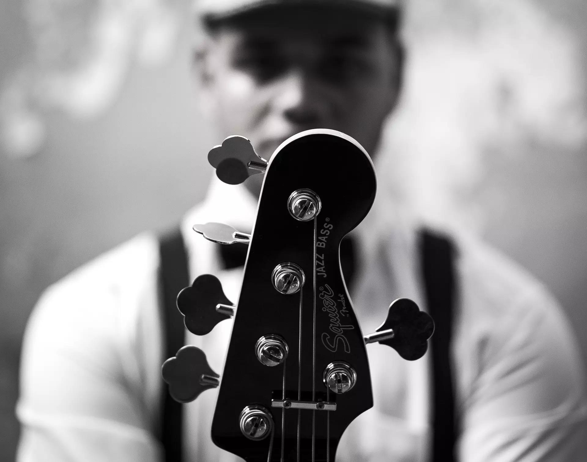 Fique famoso como baixista