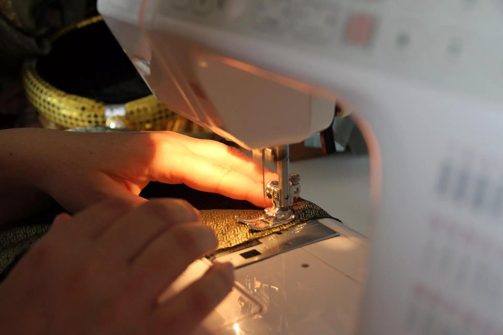 curso de costureira para aprender a técnica zig-zag
