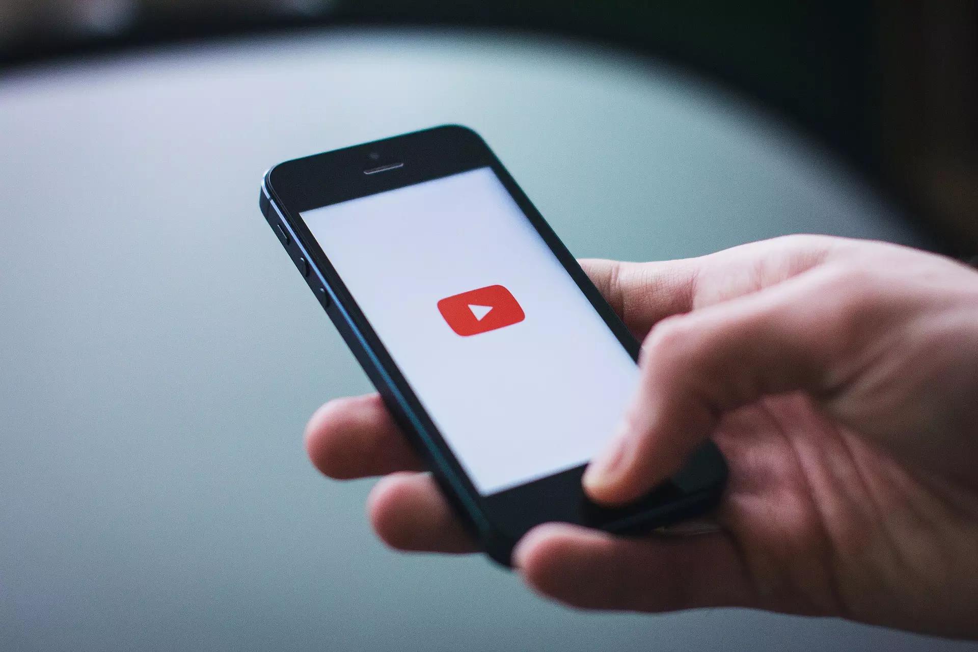 canal no youtube para praticar latim