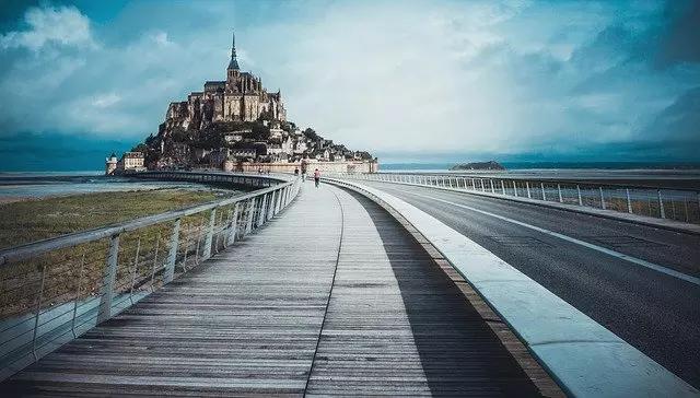 Foto do Monte Saint-Michel na França.