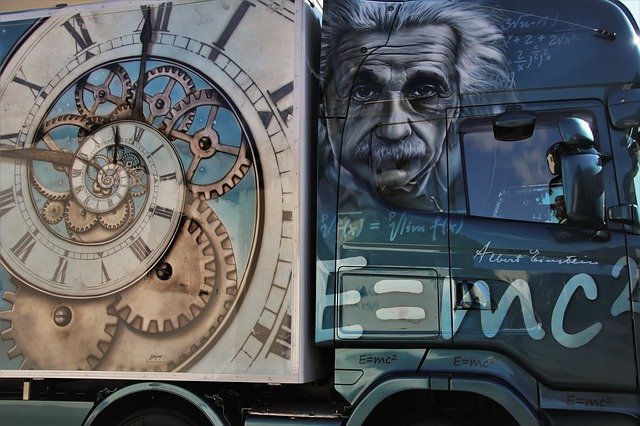 Einstein pintado no caminhão.