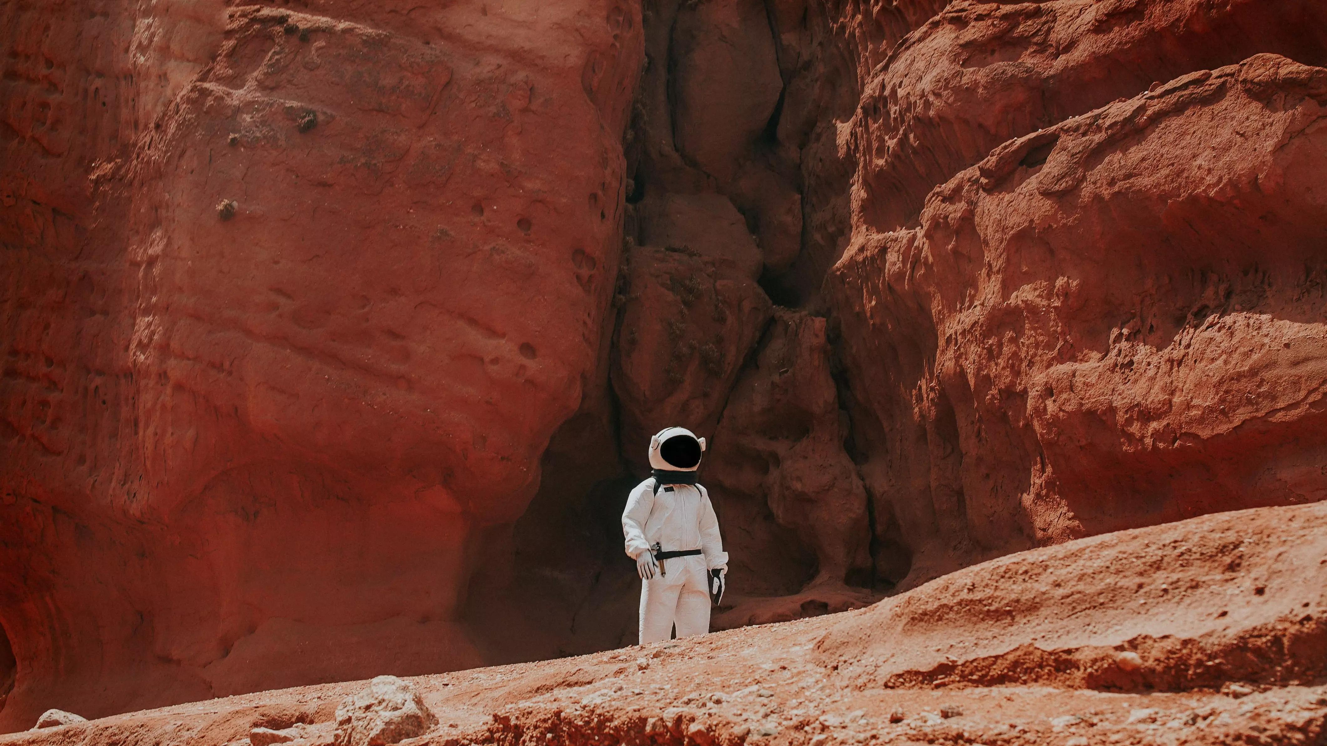 o que a fisica estuda: astronauta em marte
