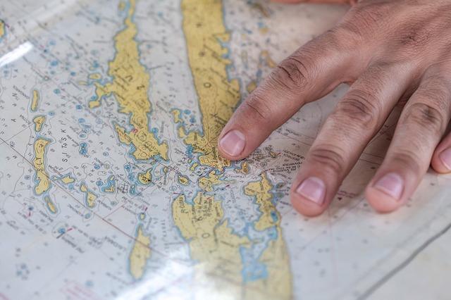 Consulta mapa geografia com os dedos.
