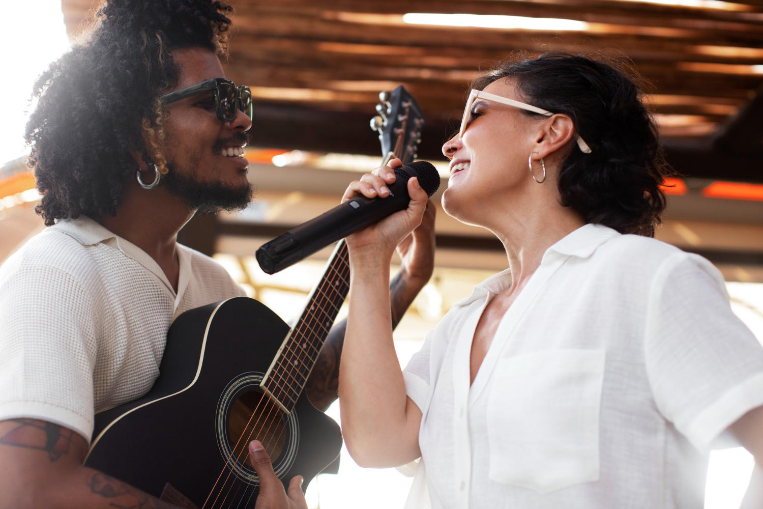 Dupla cantando músicas para cantar em dupla.