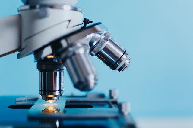 Lentes de analise de materiais biologicos