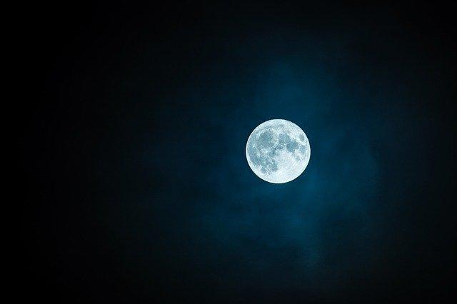 Lua à noite