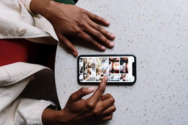 Smartphone para complementar as aulas de alemao